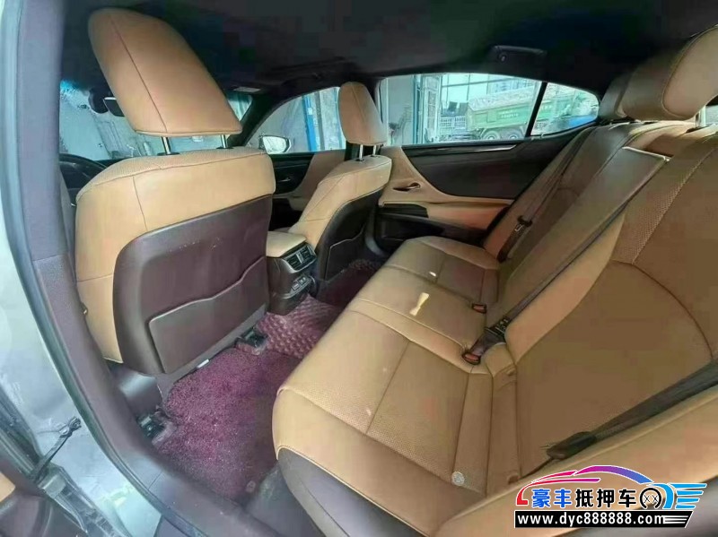 20年雷克萨斯ES轿车抵押车出售