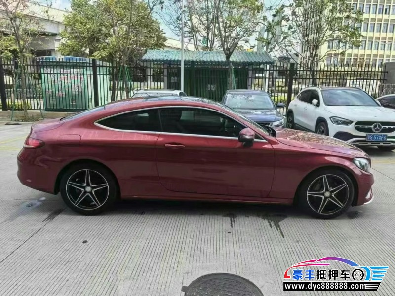 17年奔驰C轿车抵押车出售