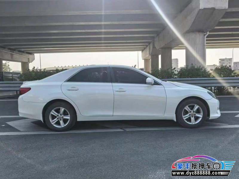 15年丰田锐志轿车抵押车出售