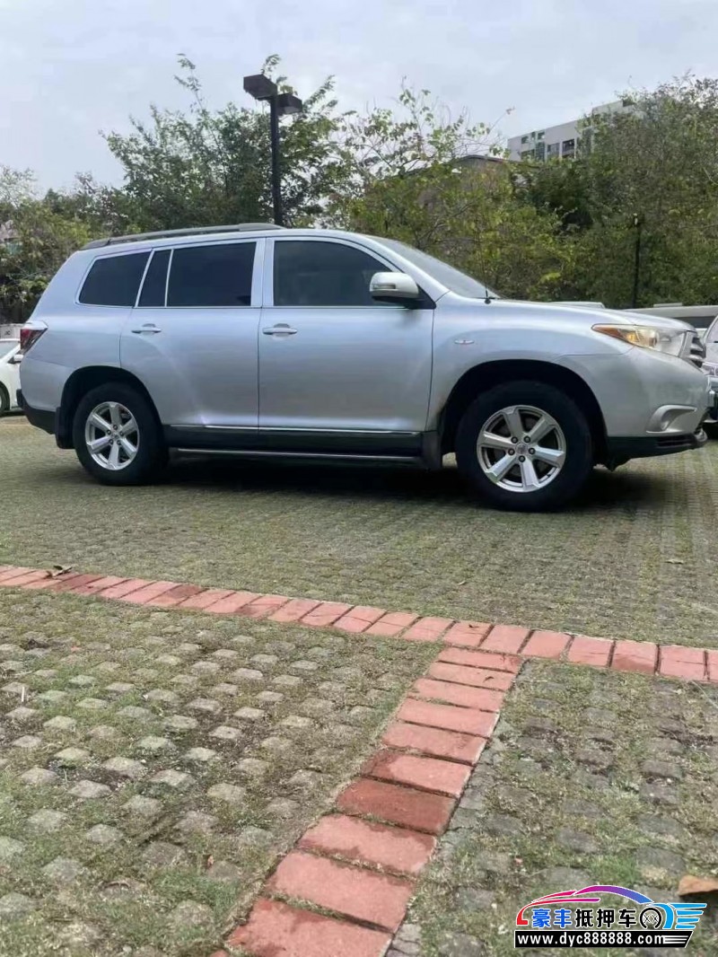 13年丰田汉兰达轿车抵押车出售