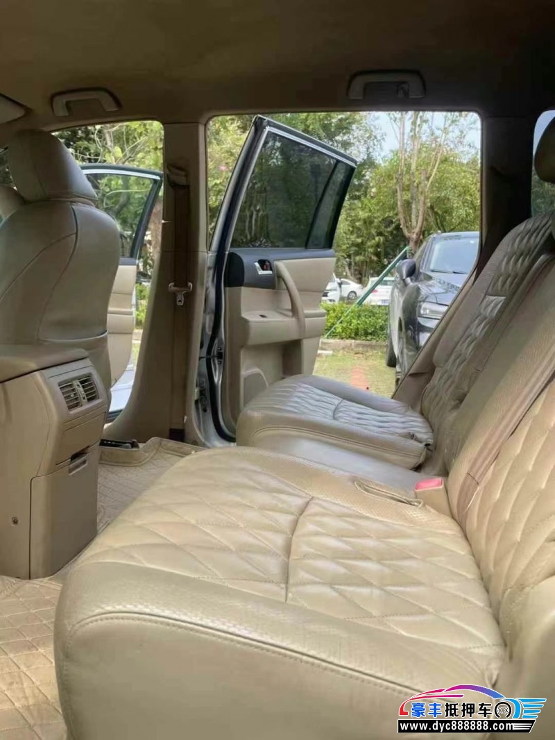 13年丰田汉兰达轿车抵押车出售