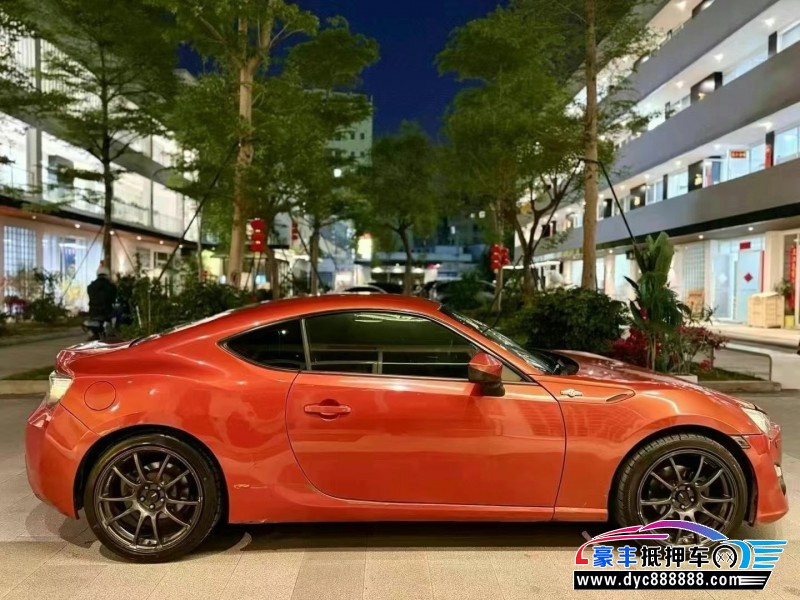 13年丰田86轿车抵押车出售