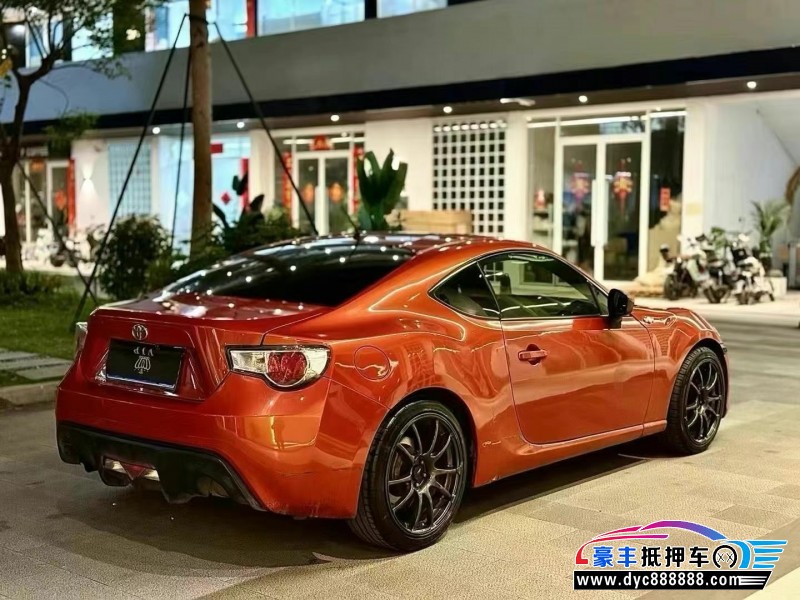 13年丰田86轿车抵押车出售