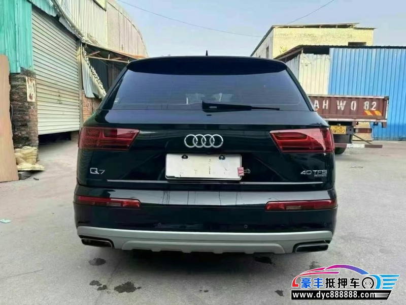 17年奥迪Q7轿车抵押车出售