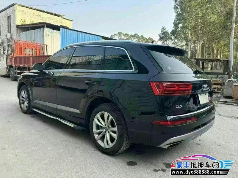 17年奥迪Q7轿车抵押车出售