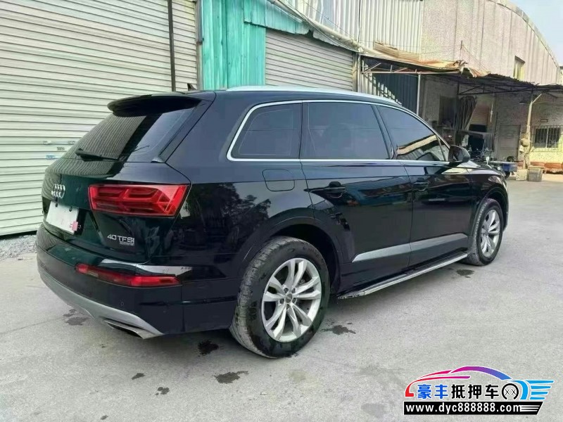 17年奥迪Q7轿车抵押车出售
