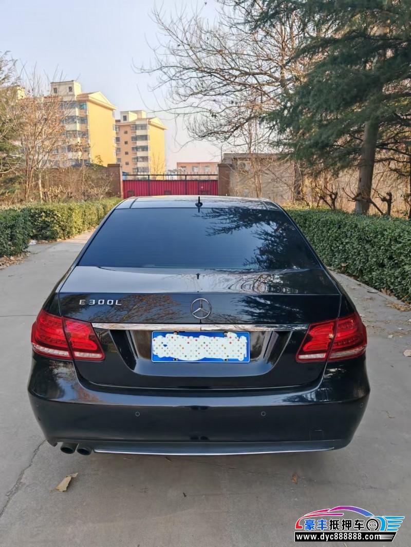 13年奔驰E轿车抵押车出售