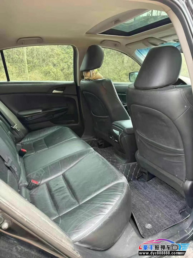 13年本田雅阁轿车抵押车出售