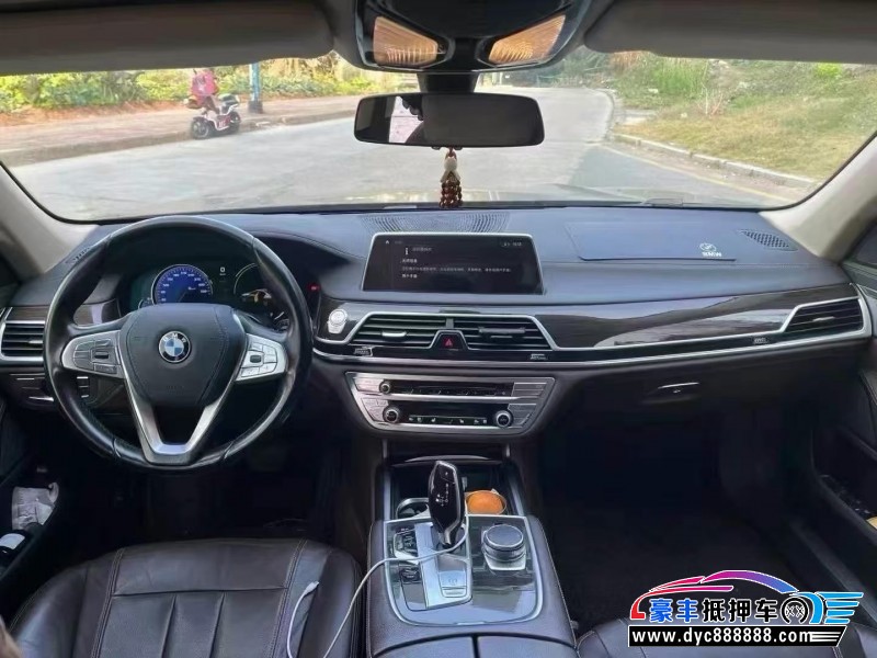 16年宝马7系轿车抵押车出售