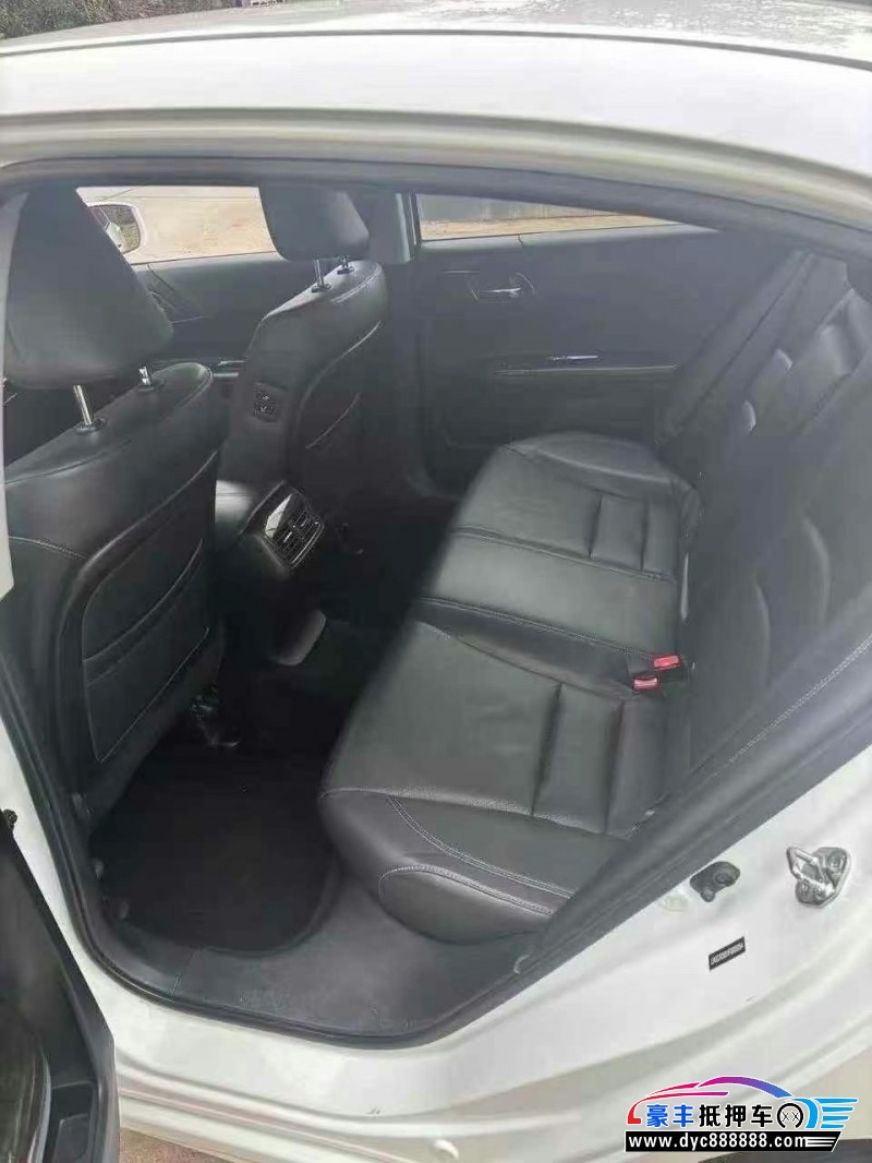 16年本田雅阁轿车抵押车出售