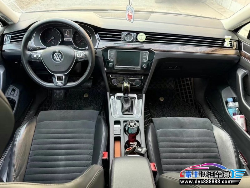 17年大众迈腾轿车抵押车出售