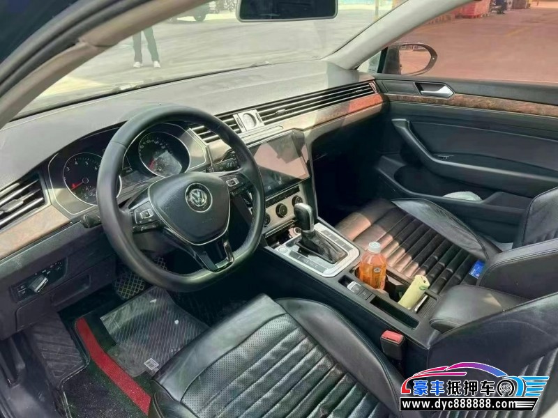 17年大众迈腾轿车抵押车出售