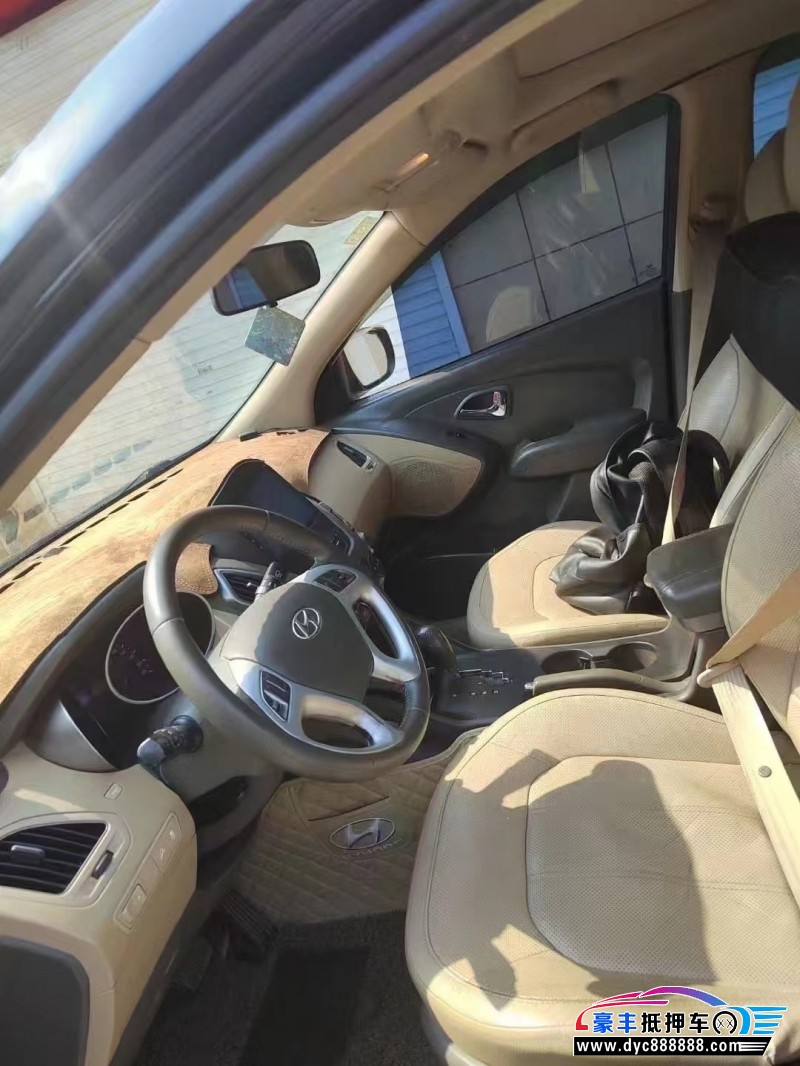 12年现代ix35轿车抵押车出售