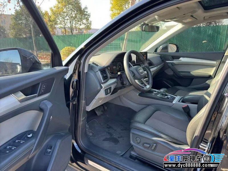 19年奥迪Q5轿车抵押车出售