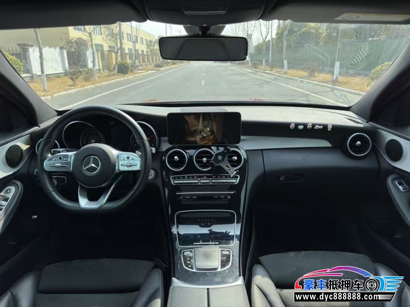 19年奔驰C轿车抵押车出售