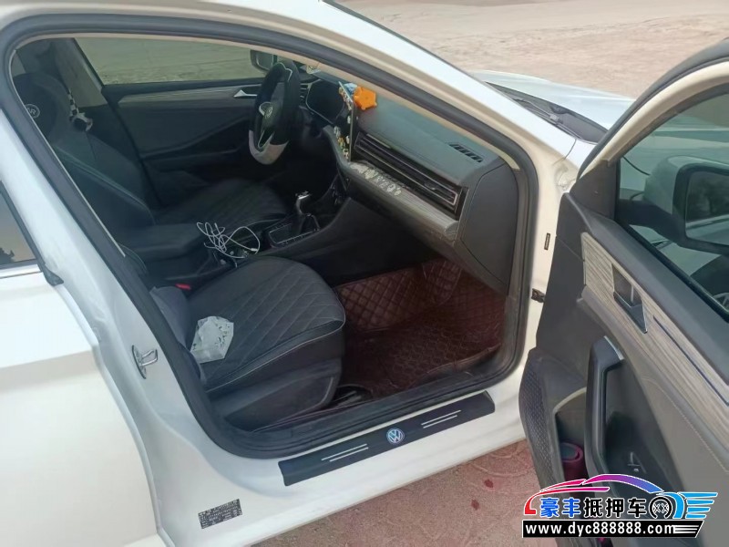 22年大众速腾轿车抵押车出售