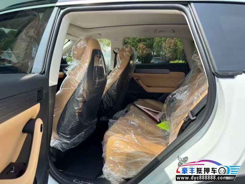 25年零跑C11轿车抵押车出售