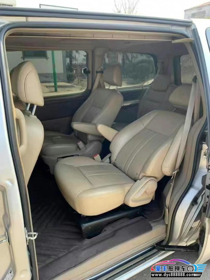 13年别克GL8轿车抵押车出售