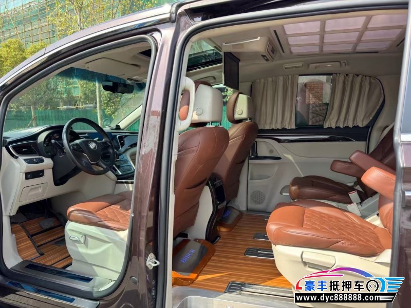 18年别克GL8轿车抵押车出售