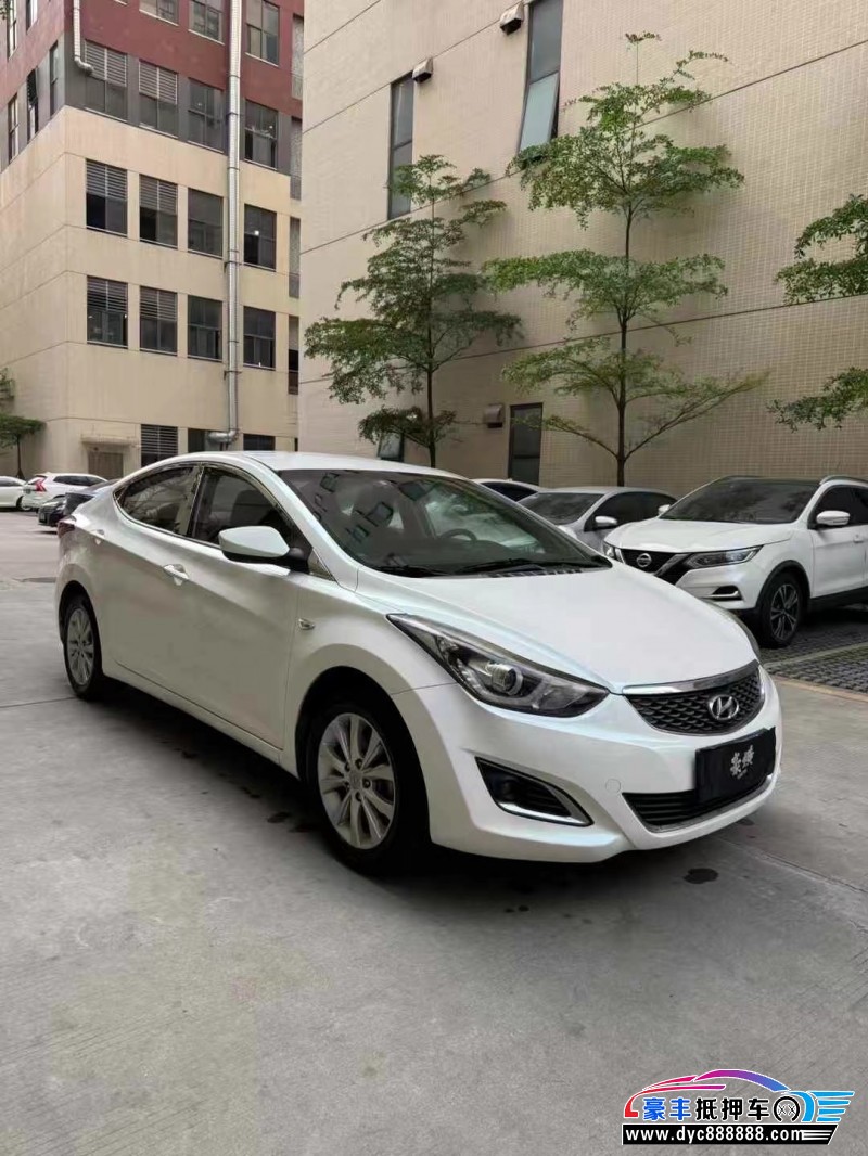 16年现代朗动轿车抵押车出售