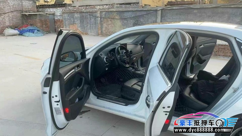 17年奥迪A3轿车抵押车出售