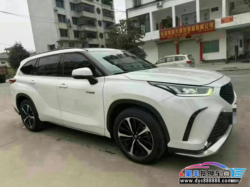 23年丰田皇冠轿车抵押车出售