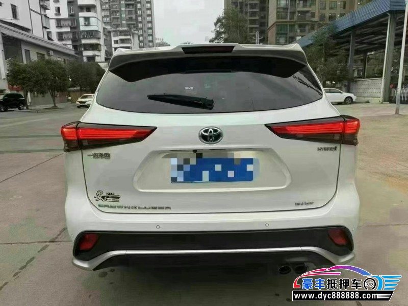 23年丰田皇冠轿车抵押车出售