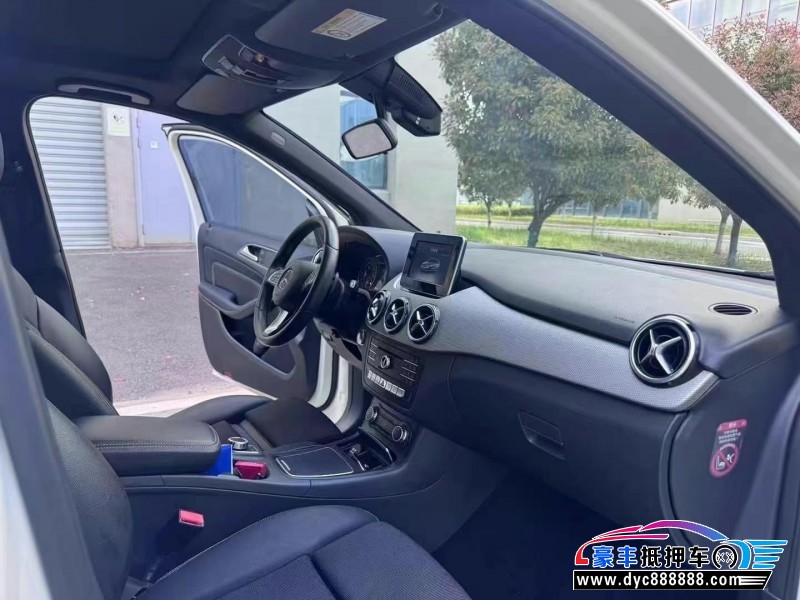 16年奔驰B轿车抵押车出售