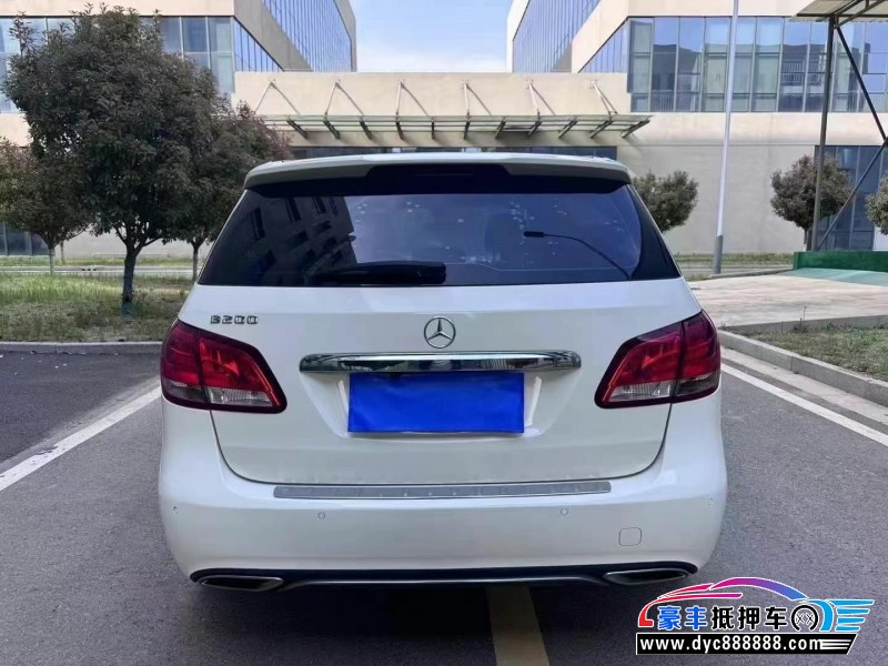 16年奔驰B轿车抵押车出售
