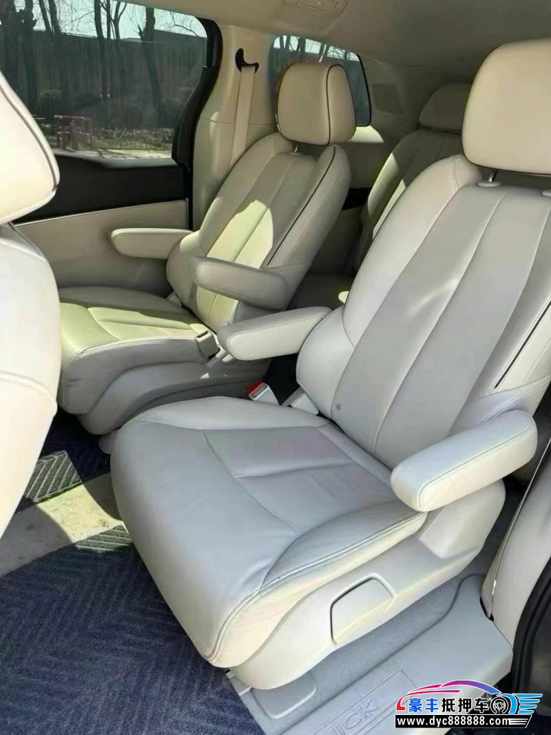 21年别克GL8轿车抵押车出售