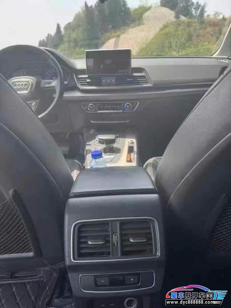 19年奥迪Q5轿车抵押车出售