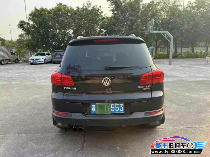 14年大众途威轿车抵押车出售