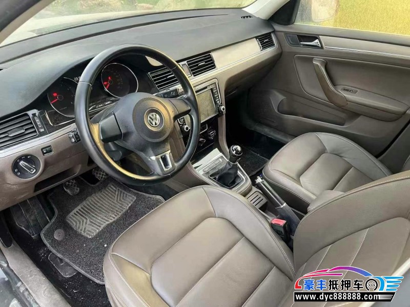 14年大众宝来轿车抵押车出售