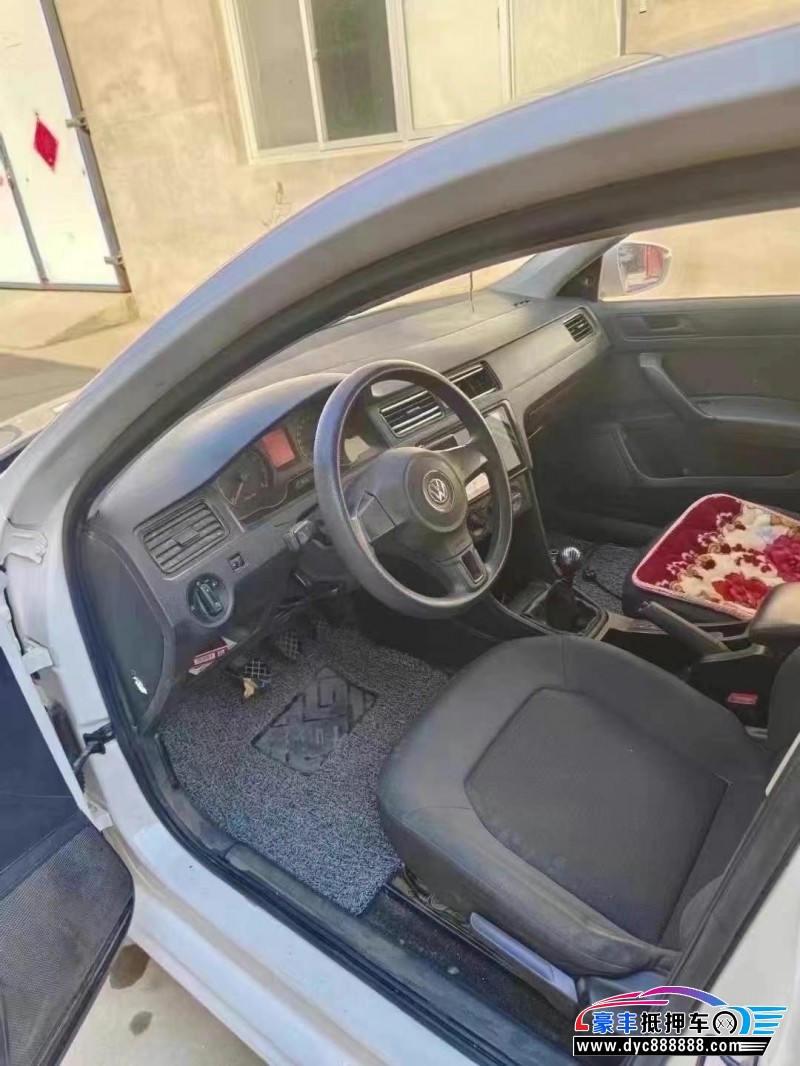 14年大众桑塔纳轿车抵押车出售