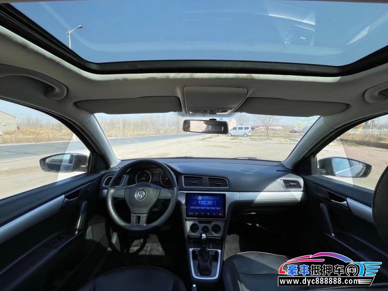 14年大众朗行轿车抵押车出售