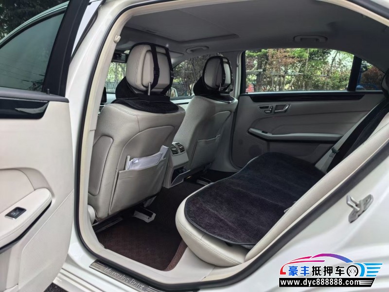 13年奔驰E轿车抵押车出售