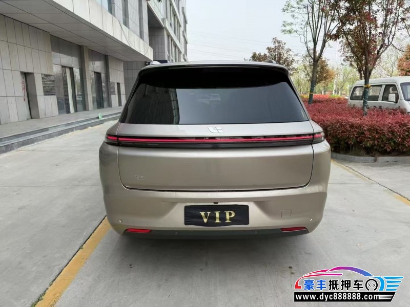 23年理想L8轿车抵押车出售