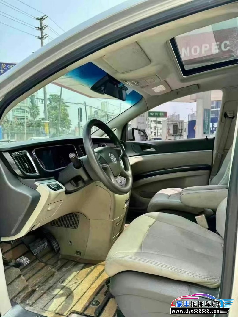 14年别克GL8轿车抵押车出售