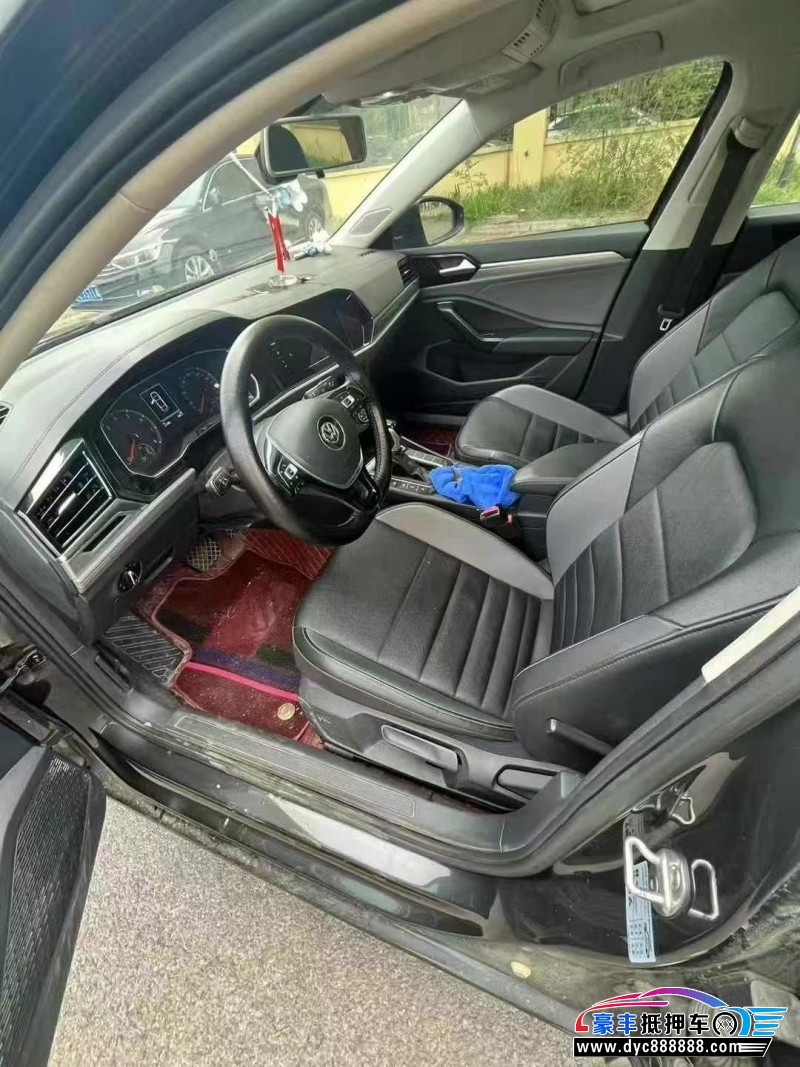 22年大众速腾轿车抵押车出售