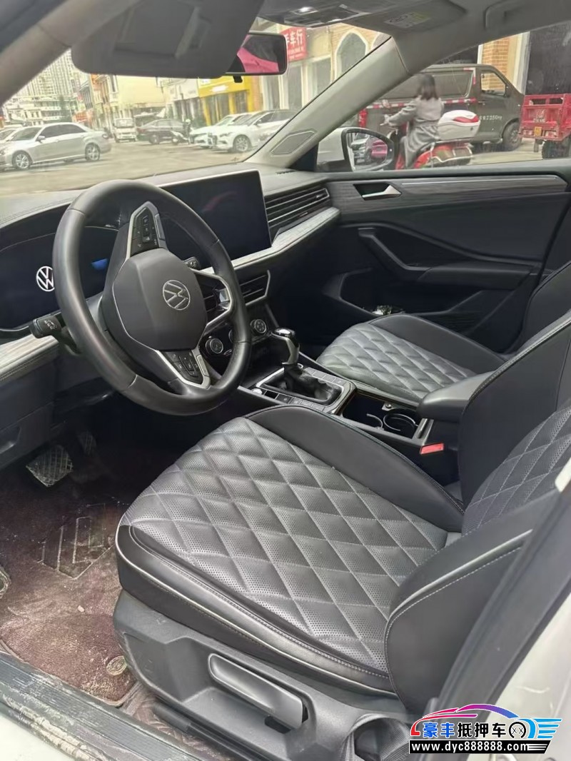 22年大众速腾轿车抵押车出售