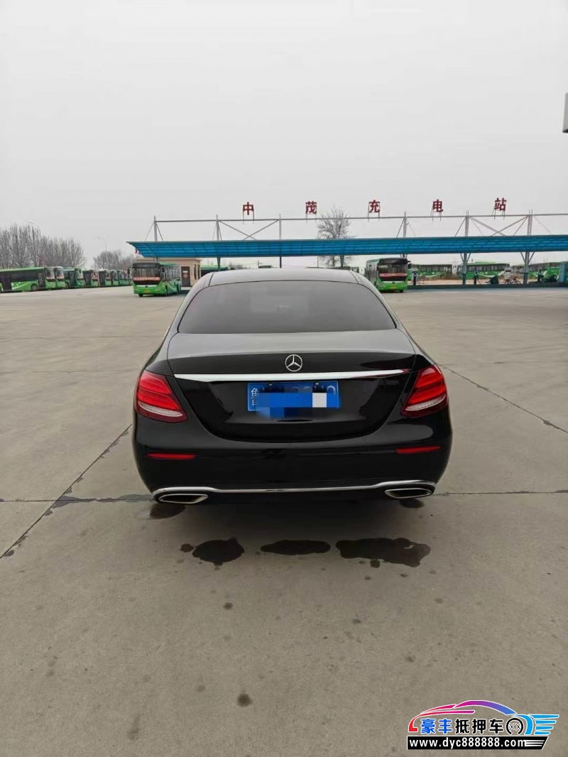 17年奔驰E轿车抵押车出售