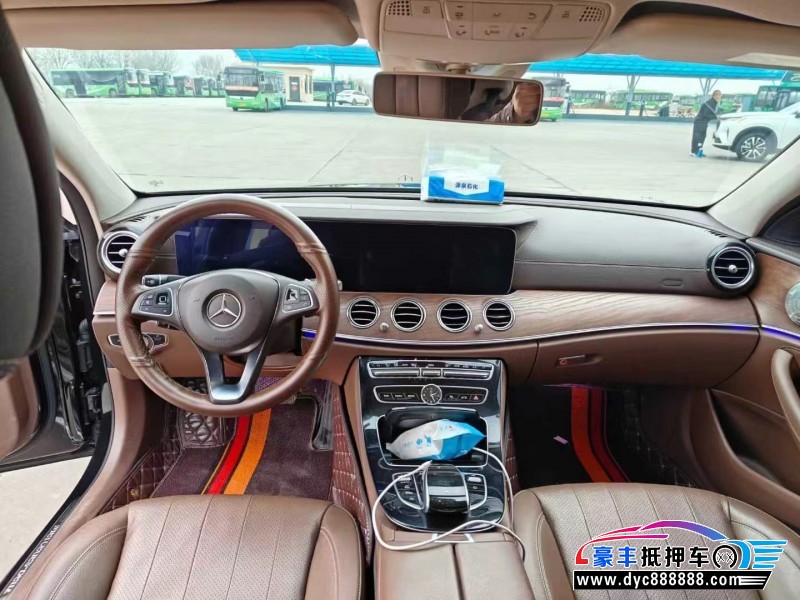 17年奔驰E轿车抵押车出售