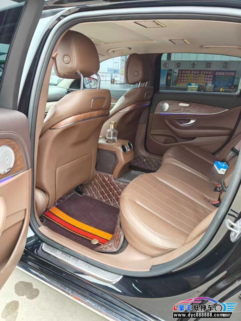 17年奔驰E轿车抵押车出售