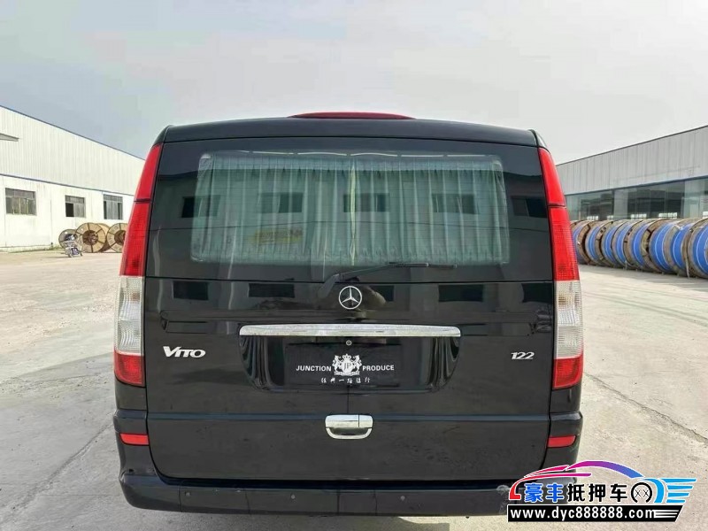 17年奔驰威霆轿车抵押车出售