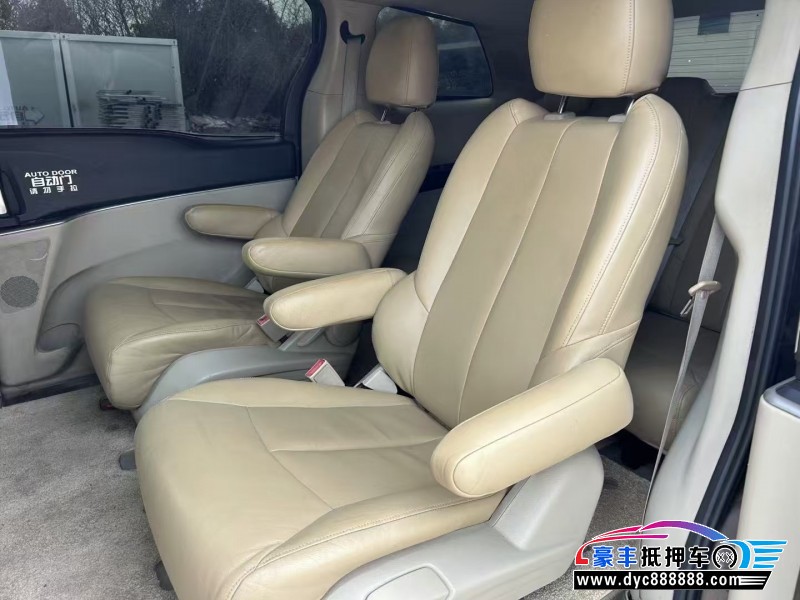 17年别克GL8轿车抵押车出售