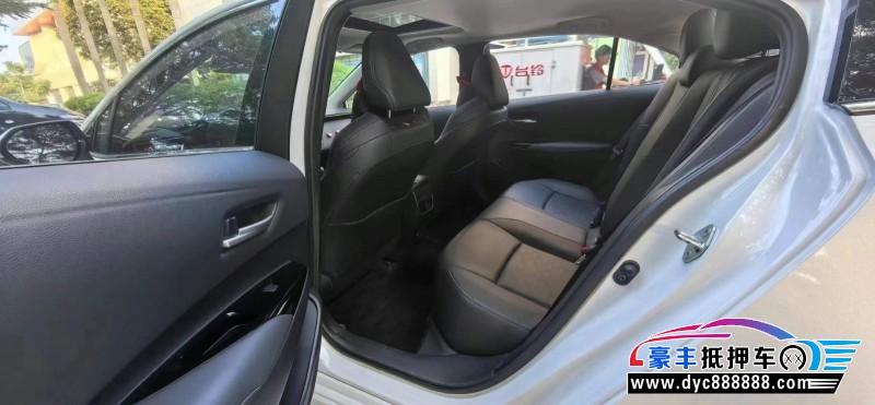 22年丰田凌尚轿车抵押车出售