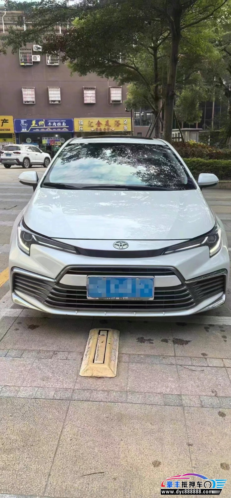 22年丰田凌尚轿车抵押车出售
