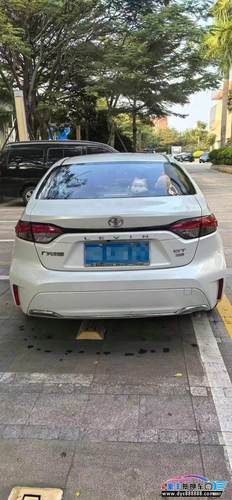 22年丰田凌尚轿车抵押车出售