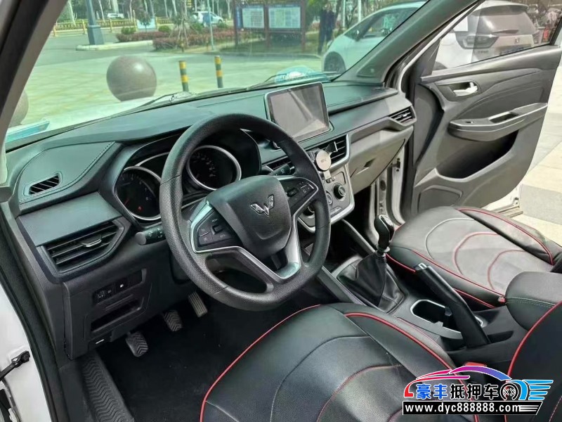 22年五菱汽车五菱宏光S3轿车抵押车出售