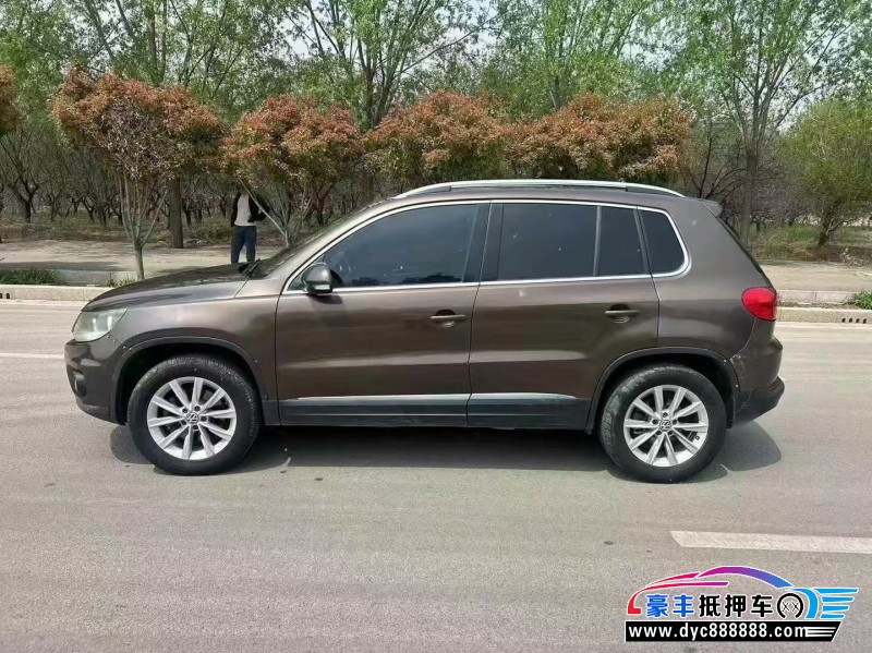 12年大众途威轿车抵押车出售